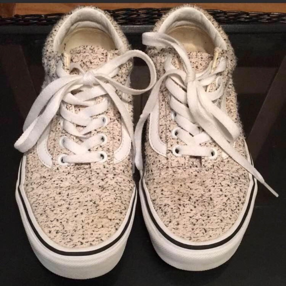 Women’s light pink Vans size 7, super cute!! Perfect for summertime!